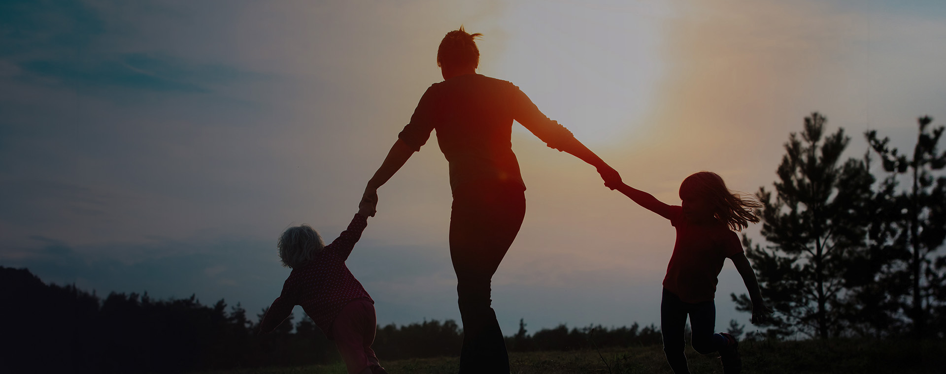 <h4>STAY HAPPY TOGETHER</h4><p>가장 넓은 스위트 룸에서의 누리는 진짜 휴식.<br>여유로운 스위트룸에 조식 최저가 혜택까지<br>지금 바로 예약하고 가장 편안한 호캉스를 완성하세요.